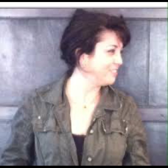 Meet your Posher, Linda - Picture 1 of 1
